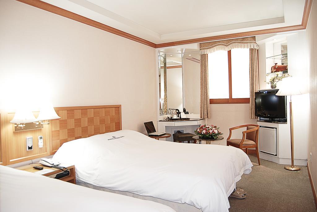 Arirang Tourist Hotel Changwon Kamer foto
