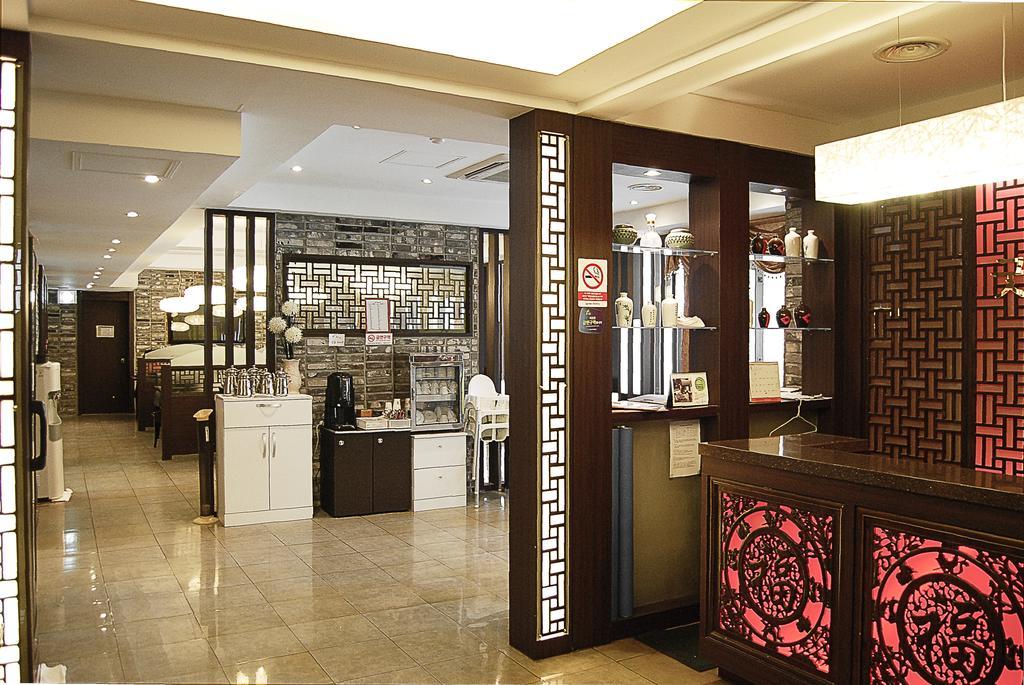 Arirang Tourist Hotel Changwon Buitenkant foto