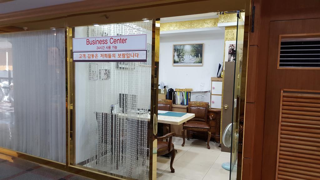 Arirang Tourist Hotel Changwon Buitenkant foto