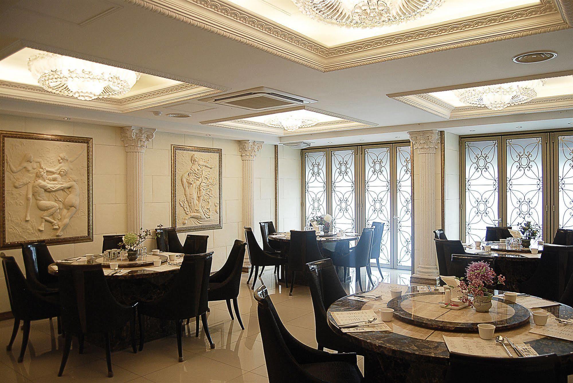 Arirang Tourist Hotel Changwon Buitenkant foto