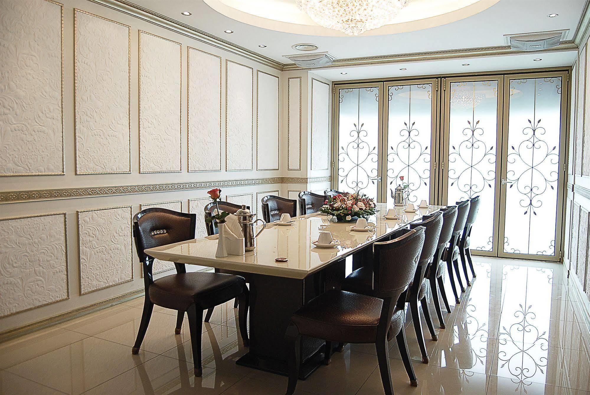Arirang Tourist Hotel Changwon Buitenkant foto