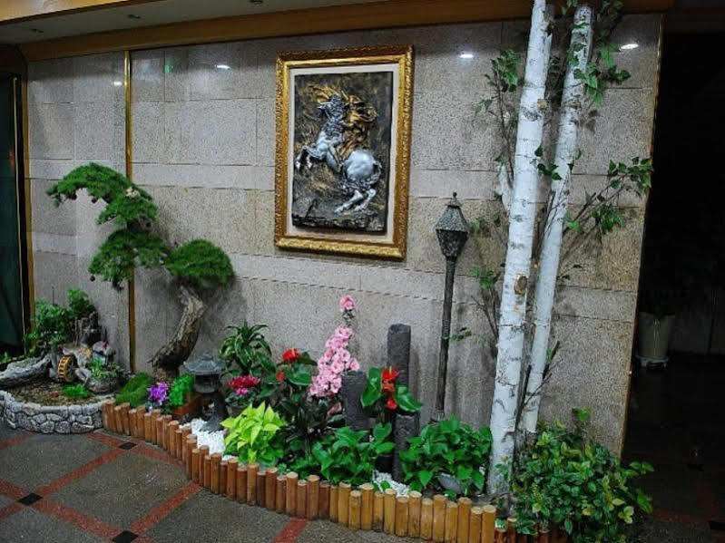 Arirang Tourist Hotel Changwon Buitenkant foto